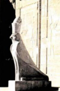 Statua tolomeica di Horus. Edfu (Egitto)
